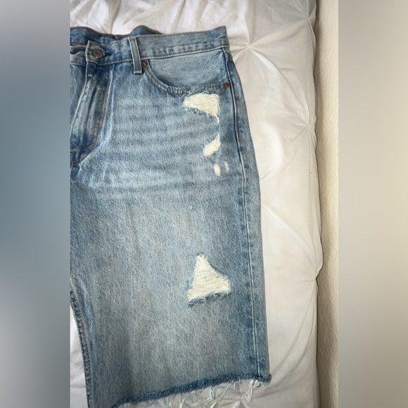 Levi's 511 Men’s Distressed Cut-Off Light-Wash Denim Shorts SIZE W 38 - Picture 4 of 7